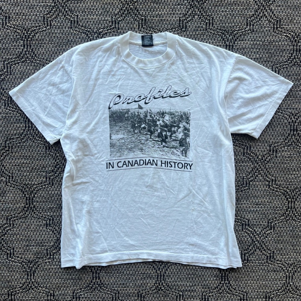 Vintage Military T-Shirt Mens XL White Canadian History Museum Wartime Thin 90s